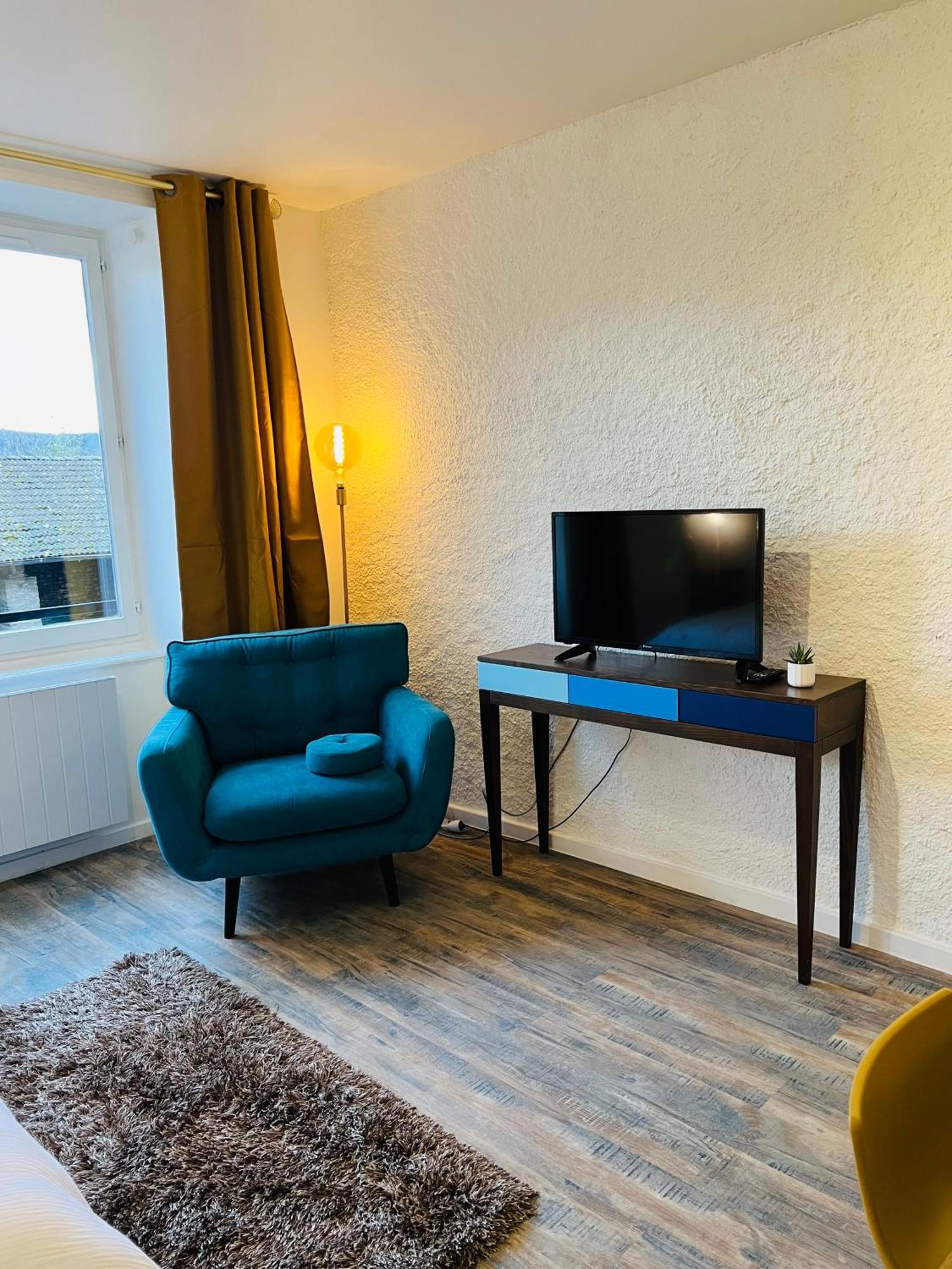 Apartament Beau Studio Proche Des Halles Crémieu Zewnętrze zdjęcie